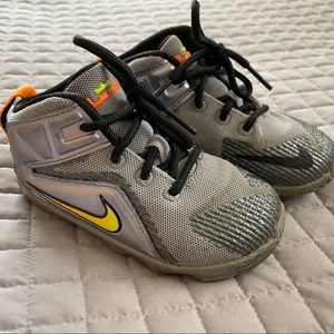 Toddler Nike Lebrons Size 8